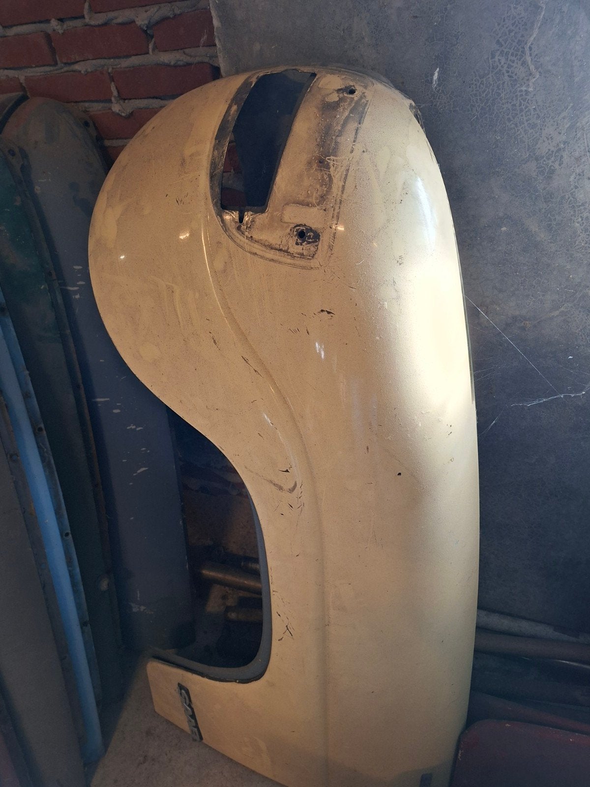 Saab 96 GL deluxe spatbord linksvoor, Ophalen, Voor, Saab, Spatbord
