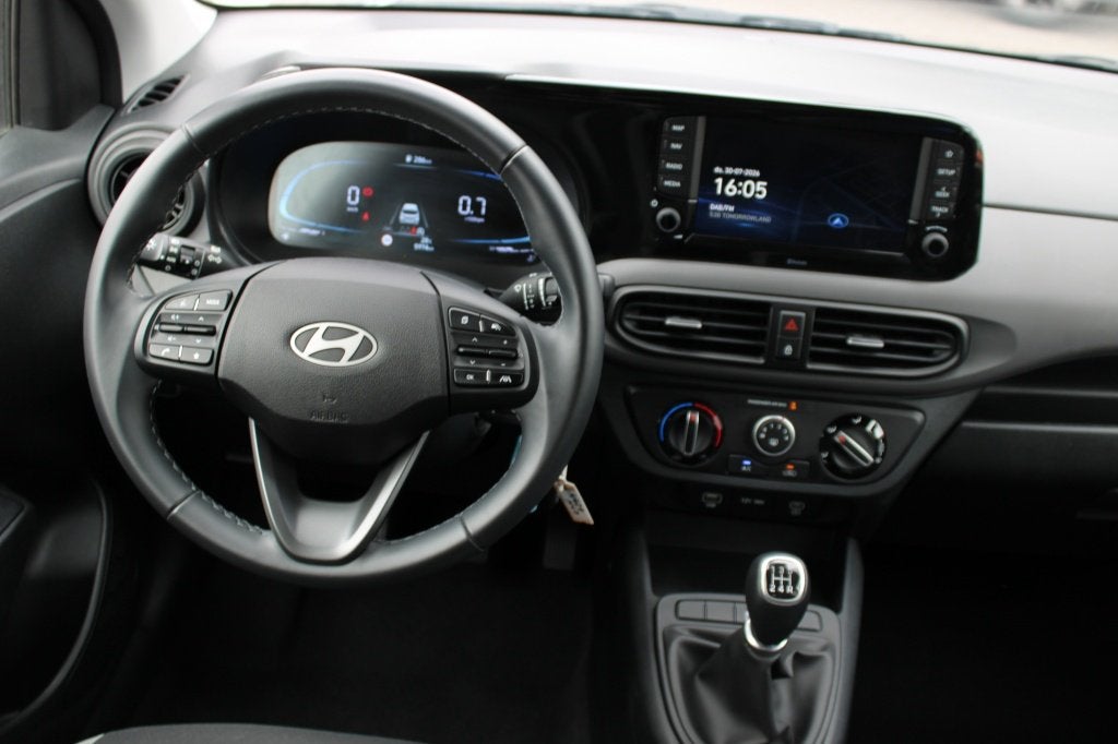 Hyundai i10 1.0 Comfort Smart | Lichtmetalen velgen | Airco, 21 km/l, Stof, Zwart, 899 kg