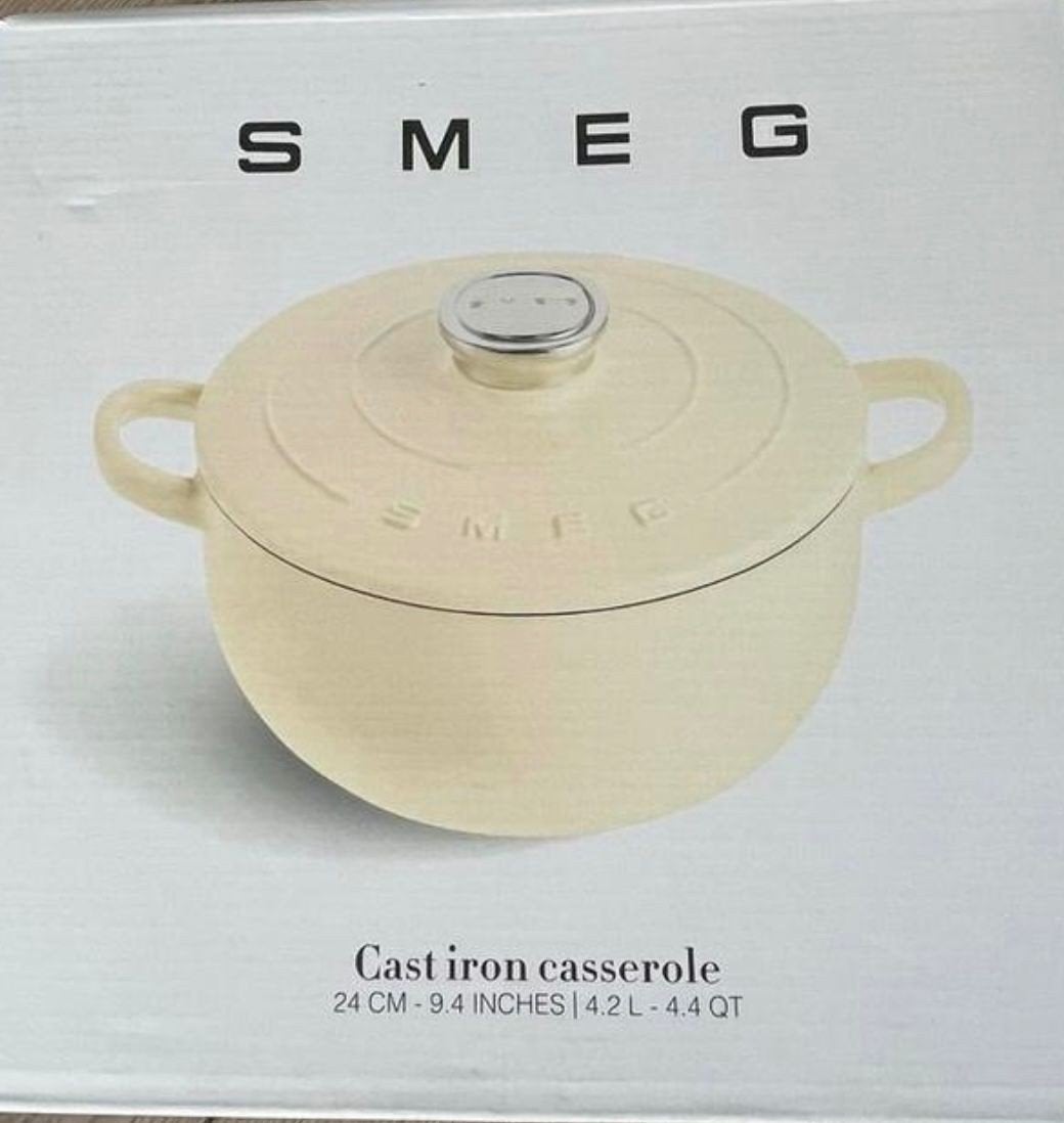 SMEG Gietijzeren Braadpan 24cm - Crème, Huis en Inrichting, Keuken | Potten en Pannen, Nieuw, Ophalen of Verzenden, Met deksel