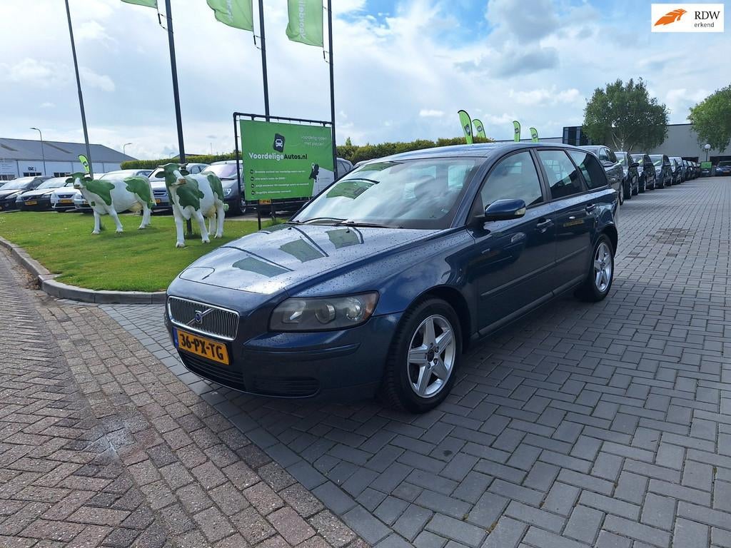 Volvo V50 2.4 Momentum / Betrouwbare auto / APK mei 2027, Auto's, Volvo, Gebruikt, 700 kg, Blauw, Origineel Nederlands
