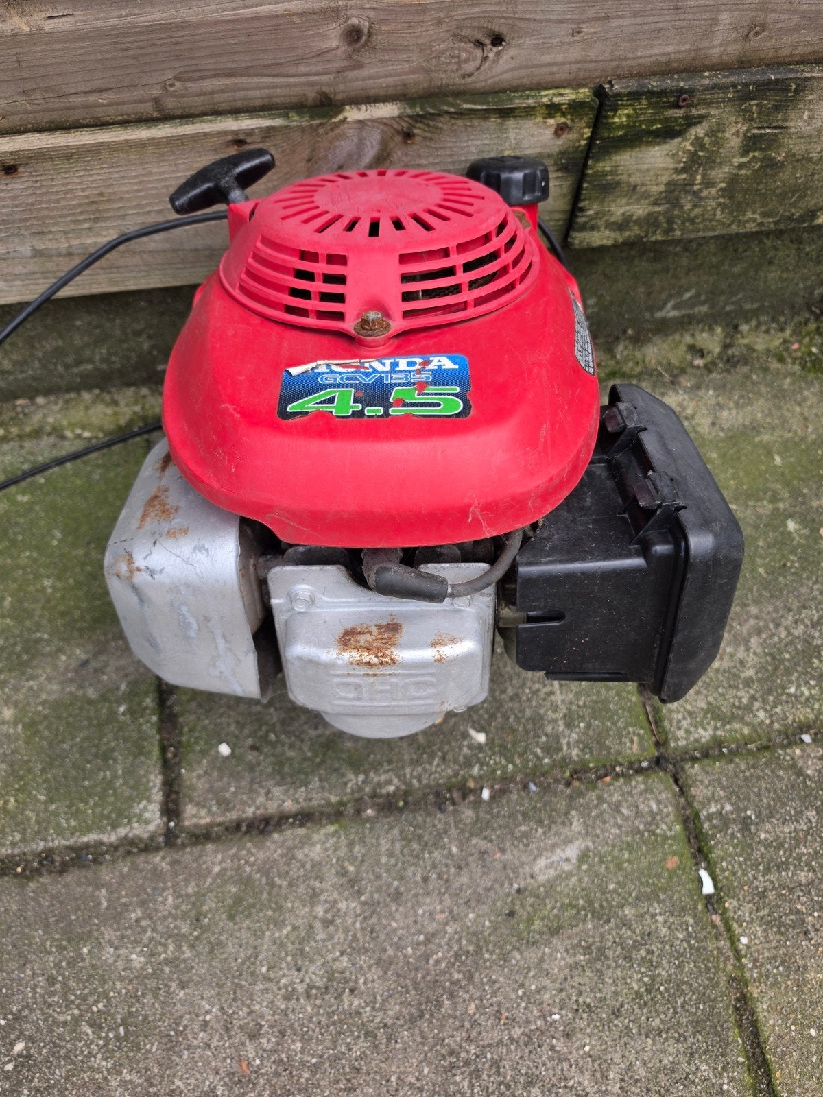 Te koop een motor blokje van honda grasmaaier, Gebruikt, Ophalen of Verzenden, Benzine-grasmaaier, 30 t/m 39 cm