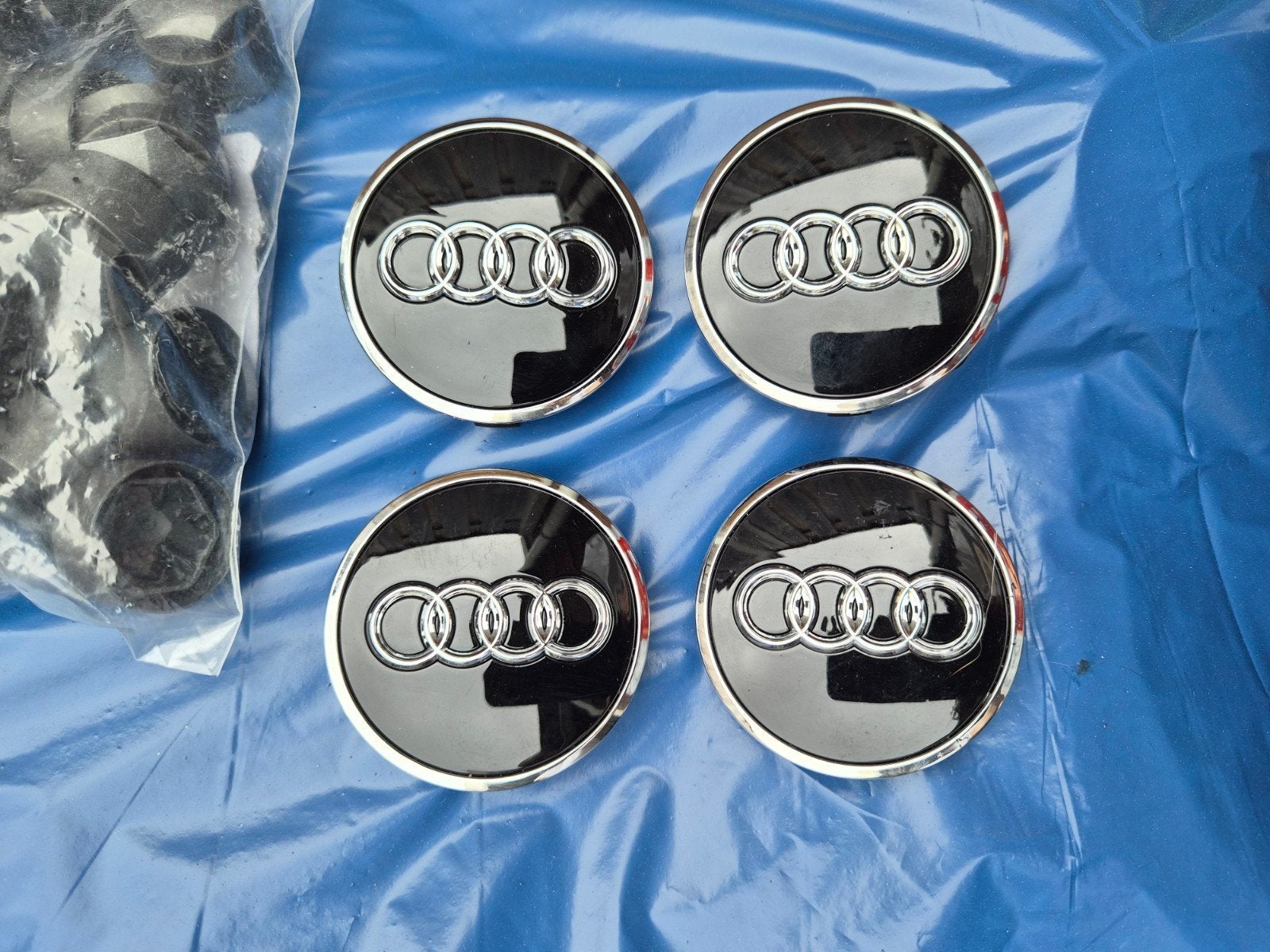 Audi Naafdoppen en Wielboutkappen - Nieuw, Ophalen of Verzenden