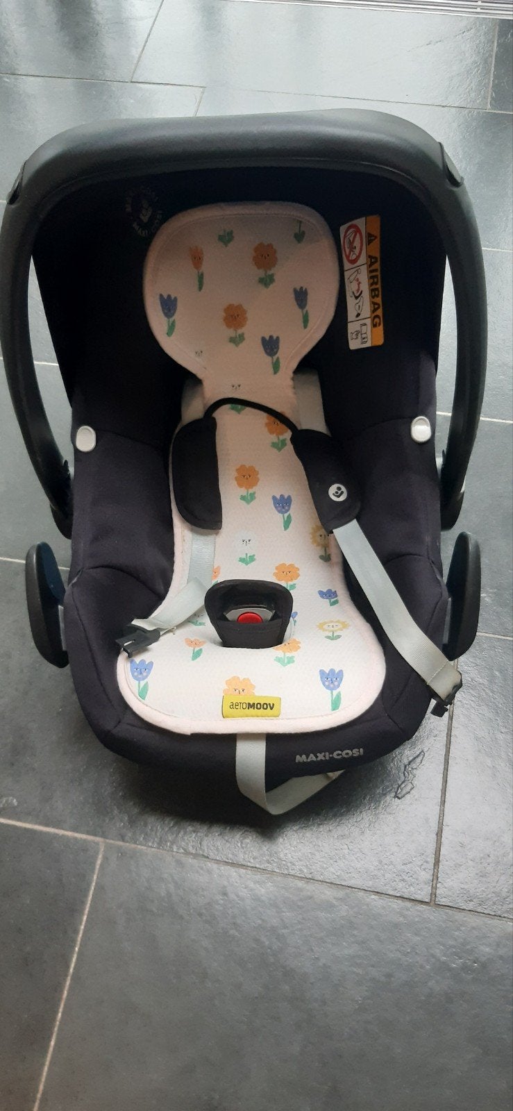 Zeer mooie maxi-cosi.€35,00 (alleen ophalen), Ophalen, Autogordel, Zo goed als nieuw, 0 t/m 13 kg