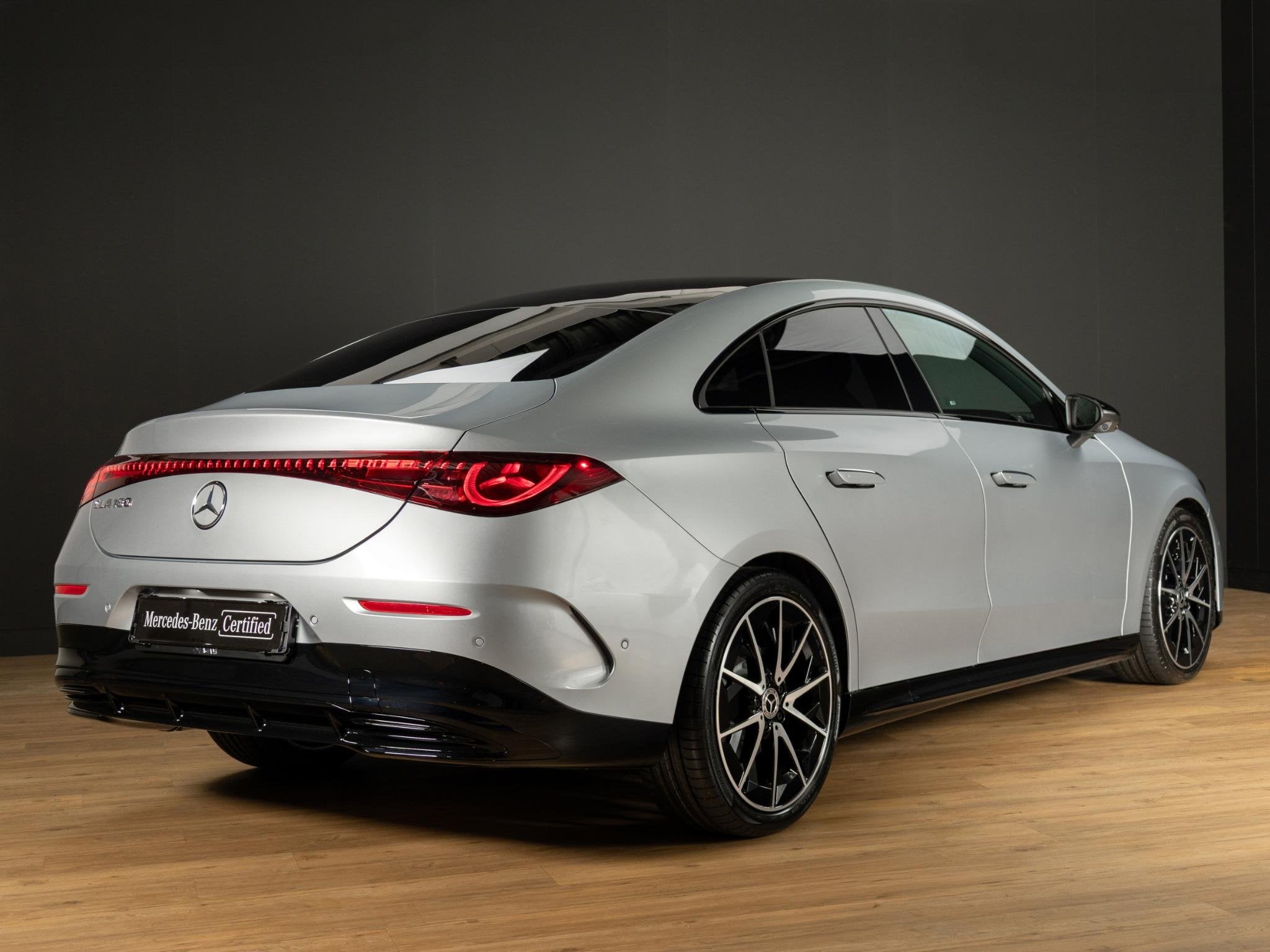 Mercedes-Benz CLA Limousine 180 Business Solution AMG Premiu, Auto's, Mercedes-Benz, CLA, 136 pk, Origineel Nederlands, Bedrijf