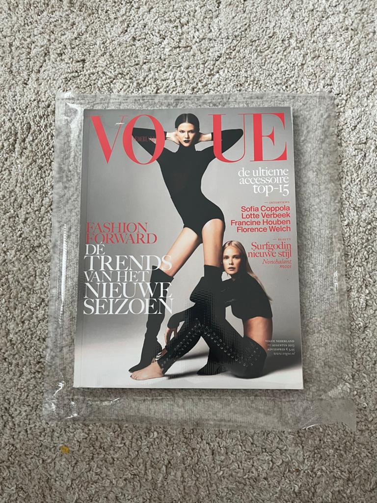 Vogue Nederland - Fashion Forward: Trends Nieuw Seizoen, Ophalen of Verzenden, Zo goed als nieuw, Mode algemeen