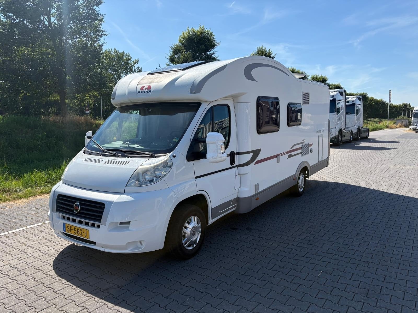 Adria Matrix Axess 680 SP - Ruime en complete camper, Buitenlamp, Ringverwarming, Fiat, 6 tot 7 meter