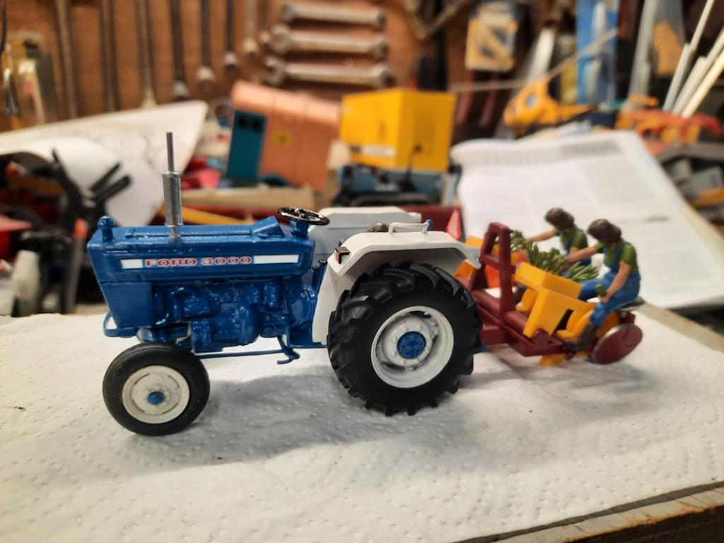 Ford 3000 met planter. Britains, Ophalen of Verzenden, Zo goed als nieuw, Tractor of Landbouw, Britains