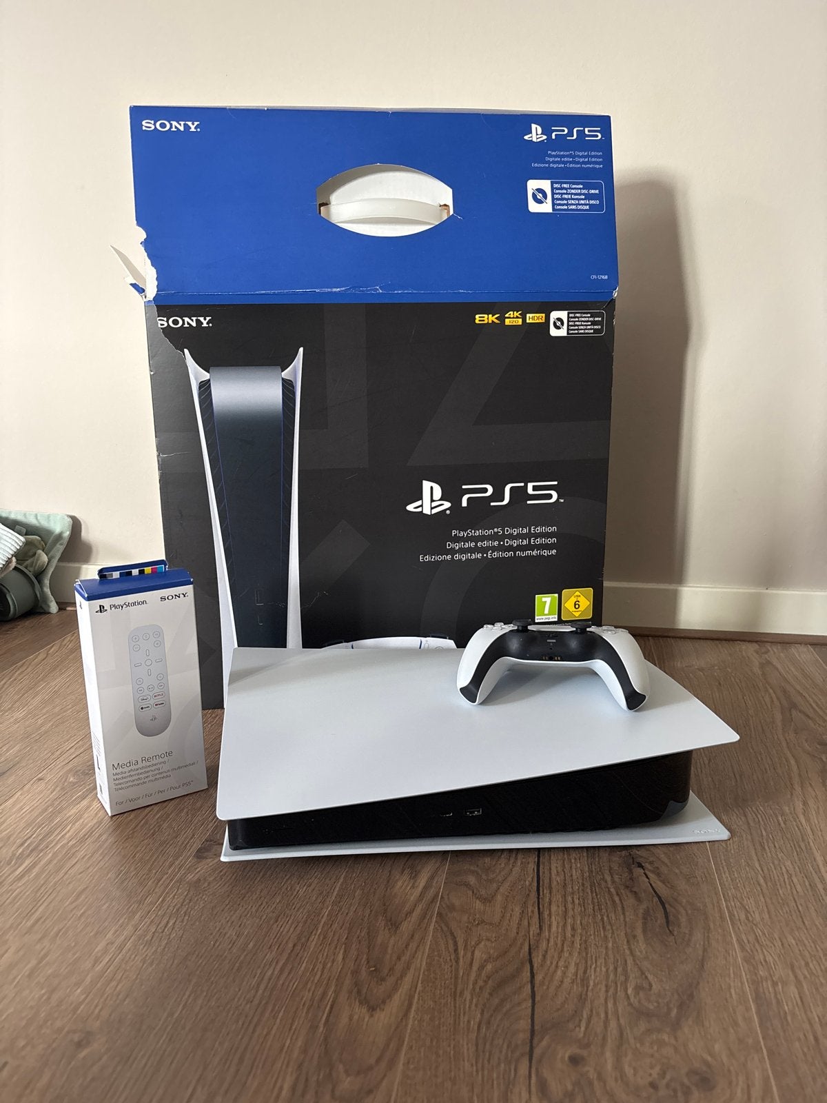PlayStation 5 Digital Edition met Media Remote, Spelcomputers en Games, Ophalen, Gebruikt
