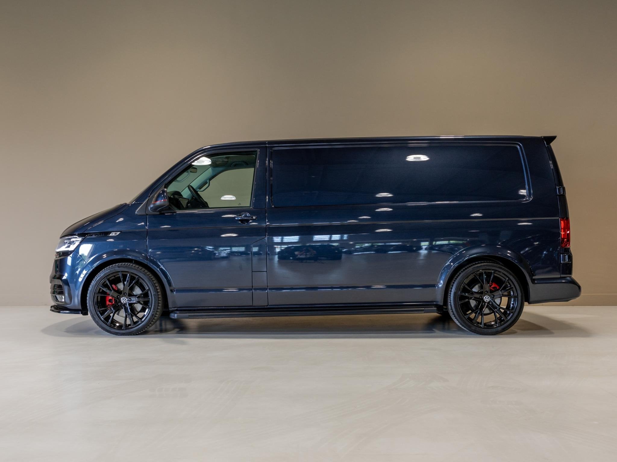 Volkswagen Transporter 2.0 TDI L2H1 30 Bulli 75 Edition / 20, Gebruikt, 4 cilinders, Met garantie (alle), 2500 kg