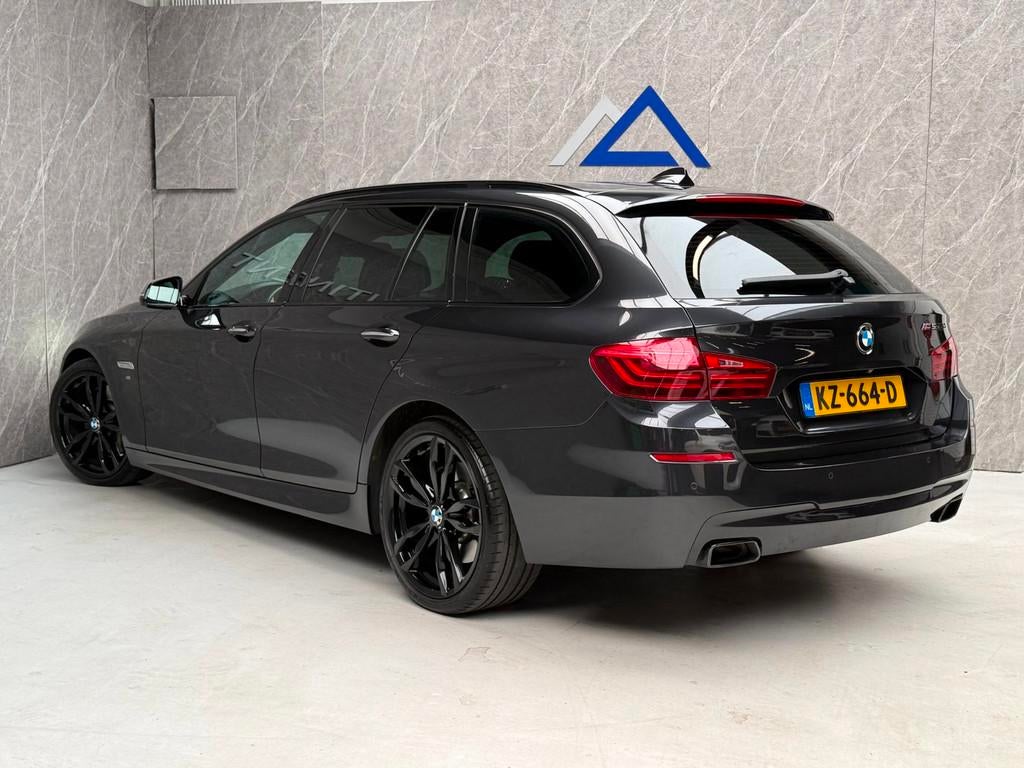 BMW 5-serie Touring M550xd 381 PK / Full Option / Goed Onder, Auto's, BMW, Automaat, Gebruikt, Euro 6, 2993 cc