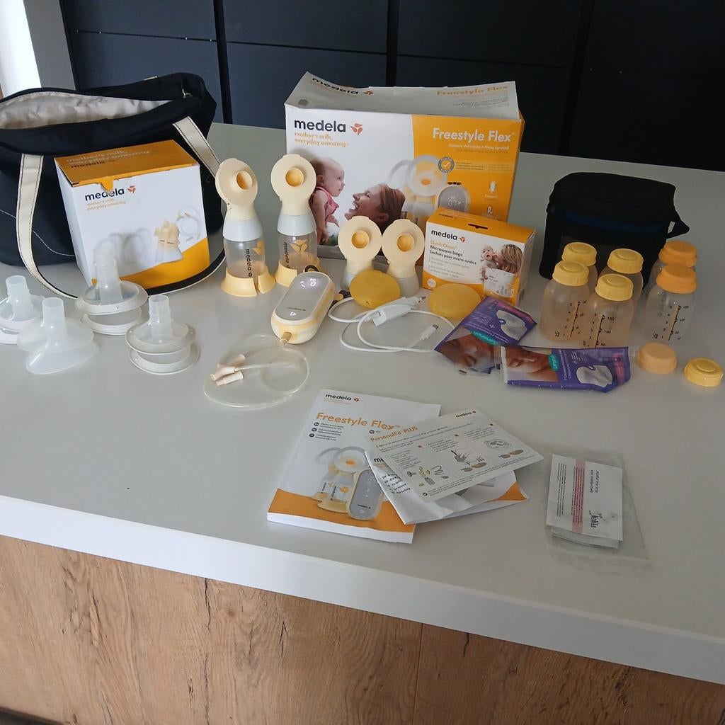 Medela Freestyle Flex Dubbele Elektrische Borstkolf, Kinderen en Baby's, Babyvoeding en Toebehoren, Zo goed als nieuw, Borstkolf