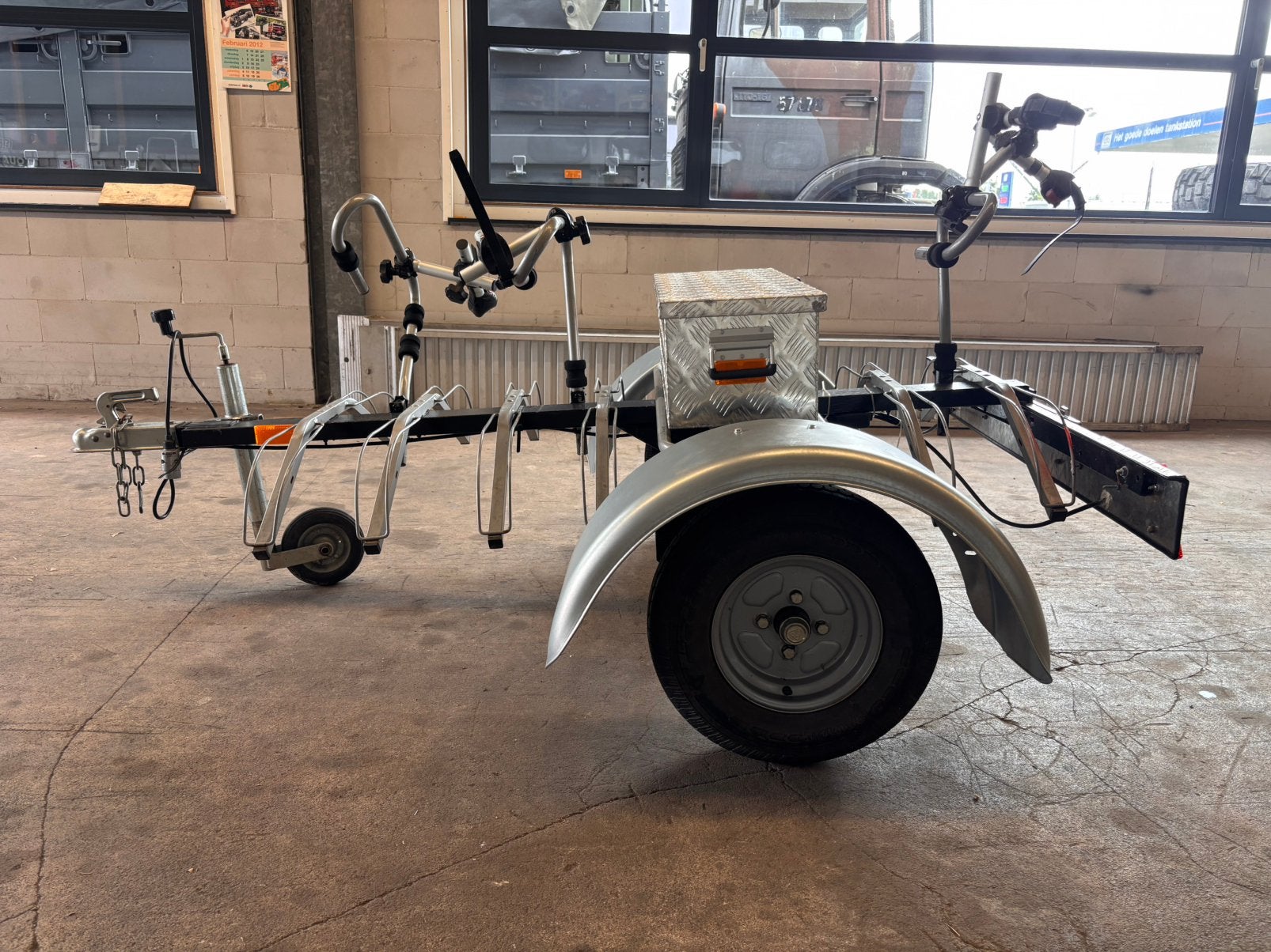 Aanhanger voor max 6 fietsen met opbergbox, Ophalen, Gebruikt