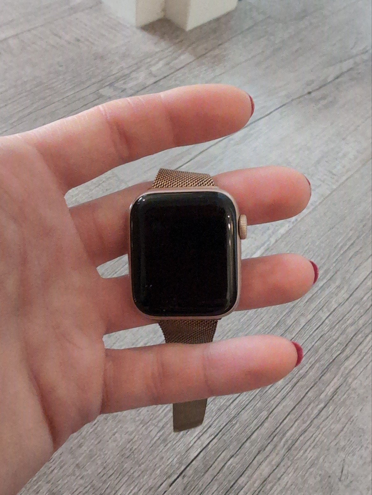 Apple Watch Series 5 40mm Goud, IOS, Ophalen of Verzenden, Zo goed als nieuw, Conditie