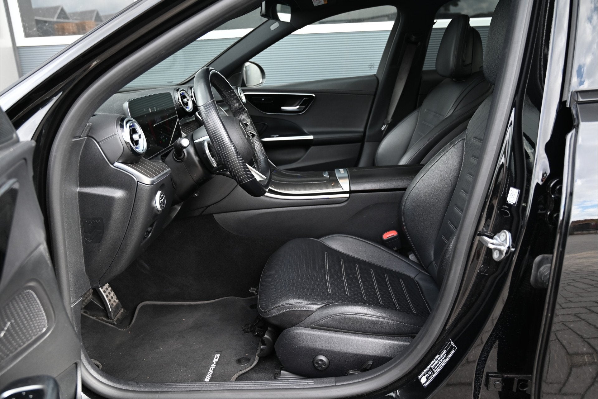 Mercedes-Benz C-Klasse 300e AMG / SCHUIFDAK / C63 / LEDER /, Auto's, Automaat, Achterwielaandrijving, Euro 6, 4 cilinders
