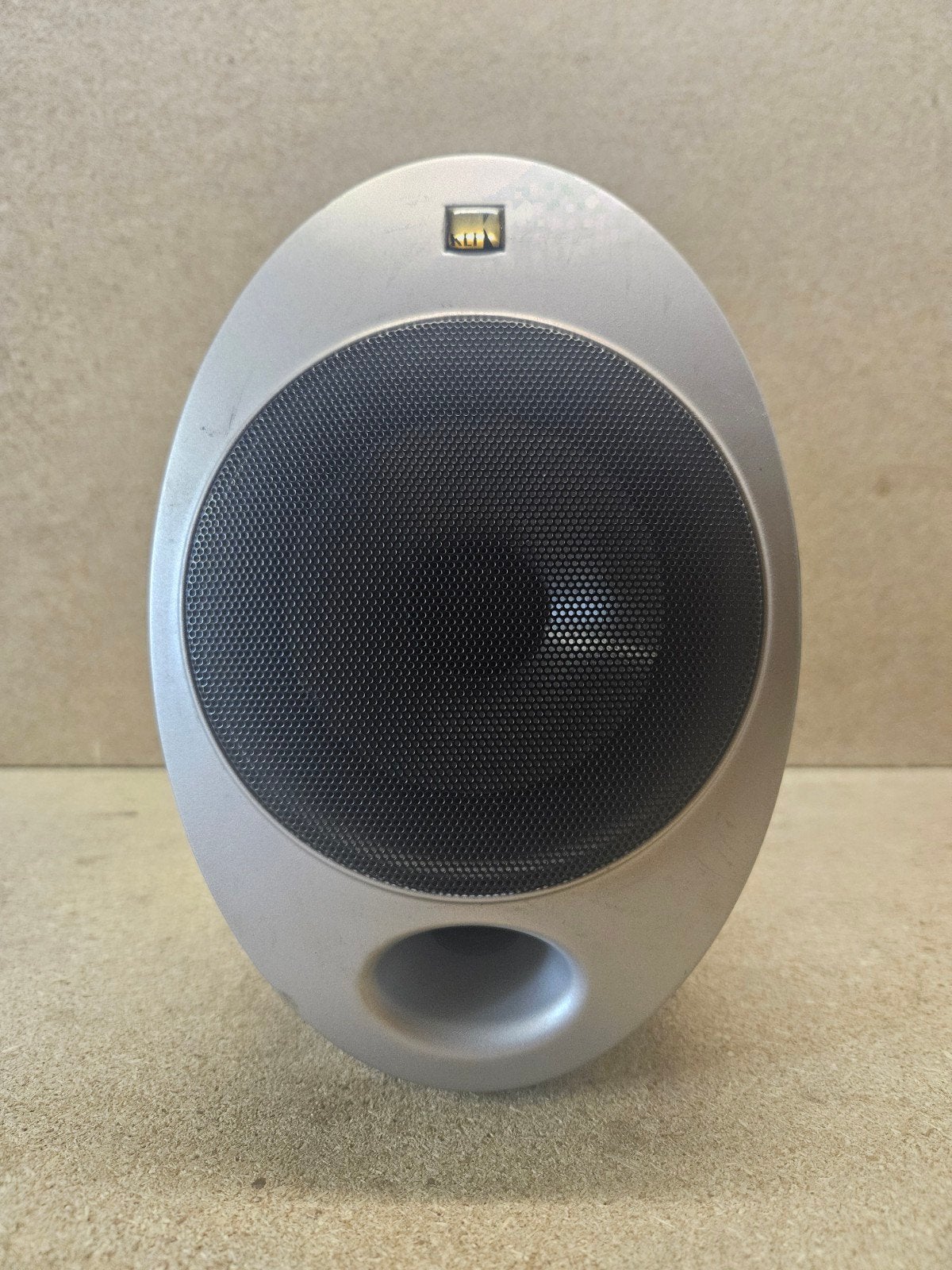 KEF Eitje Los - Compacte satellietluidspreker, Ophalen, Gebruikt, Center speaker, Geschikt voor surround/home cinema