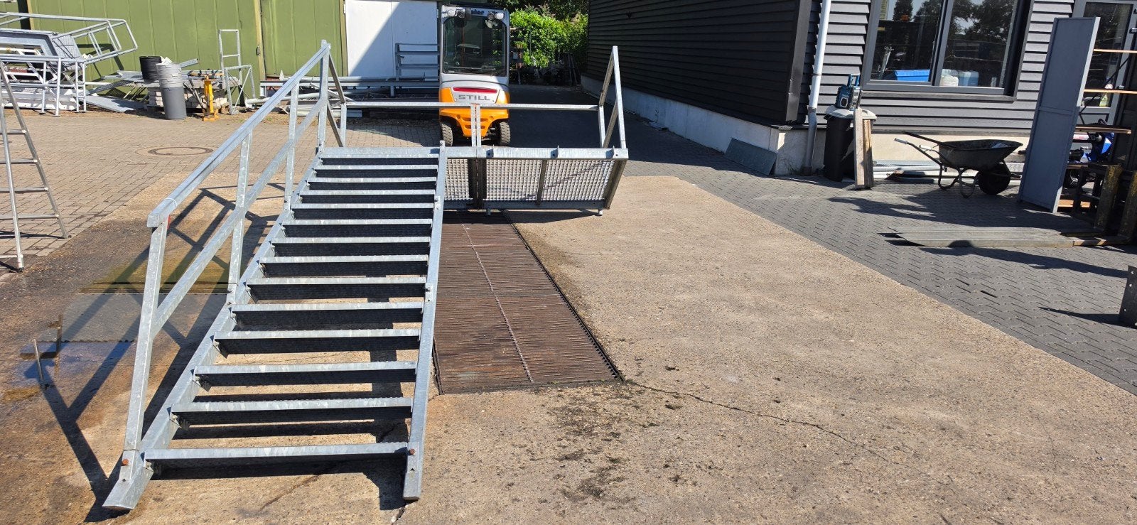stalen trap gegelv. hoog 3,05mtr nor104, Ophalen, Zo goed als nieuw, 2 tot 4 meter