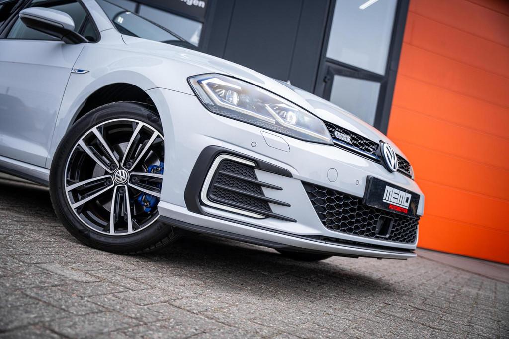 Volkswagen Golf 1.4 TSI GTE*VIRTUAL*CAMERA*TREKHAAK*KEYLESS*, Stof, Gebruikt, Zwart, 4 cilinders