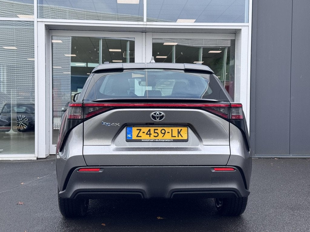 Toyota bZ4X Active 71 kWh 17% BIJTELLING | Navigatie | Parke, Auto's, Toyota, Stof, Gebruikt, 71 kWh, Origineel Nederlands