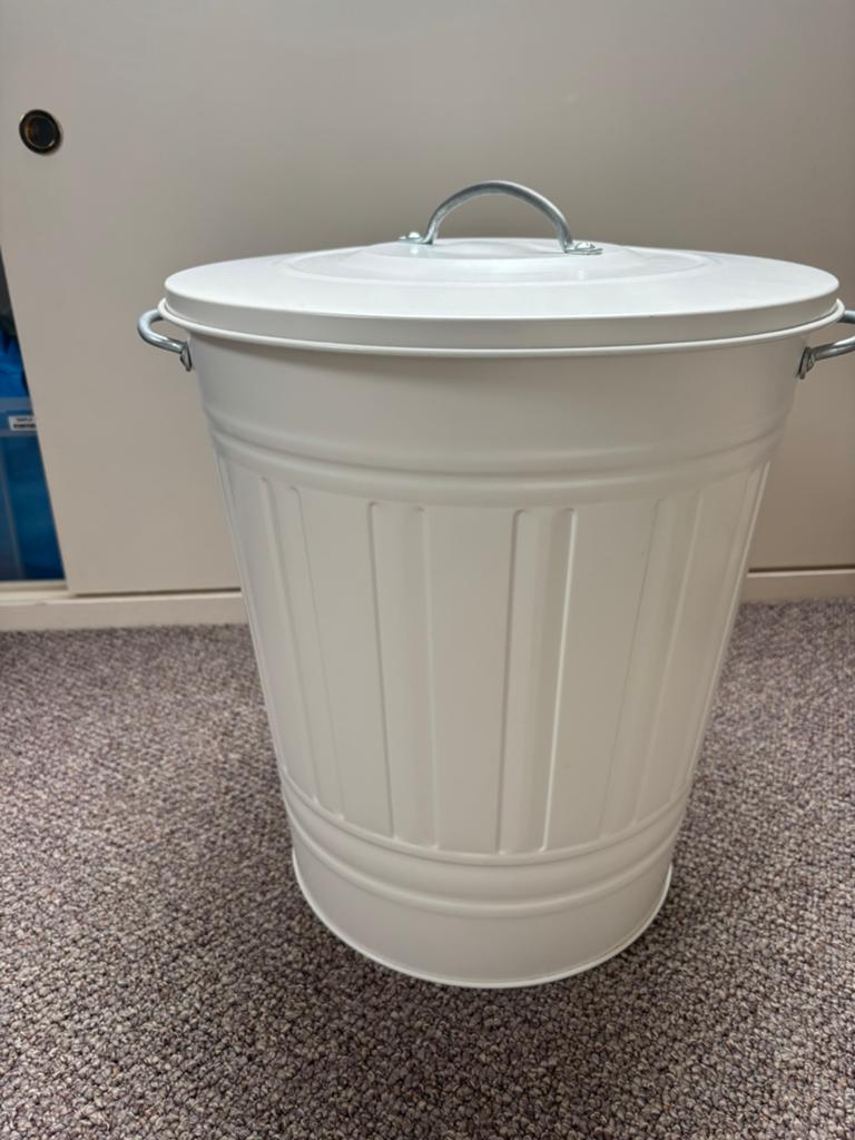 Stalen ton met deksel KNODD IKEA, Ophalen, Overige materialen, Gebruikt, 50 tot 75 cm