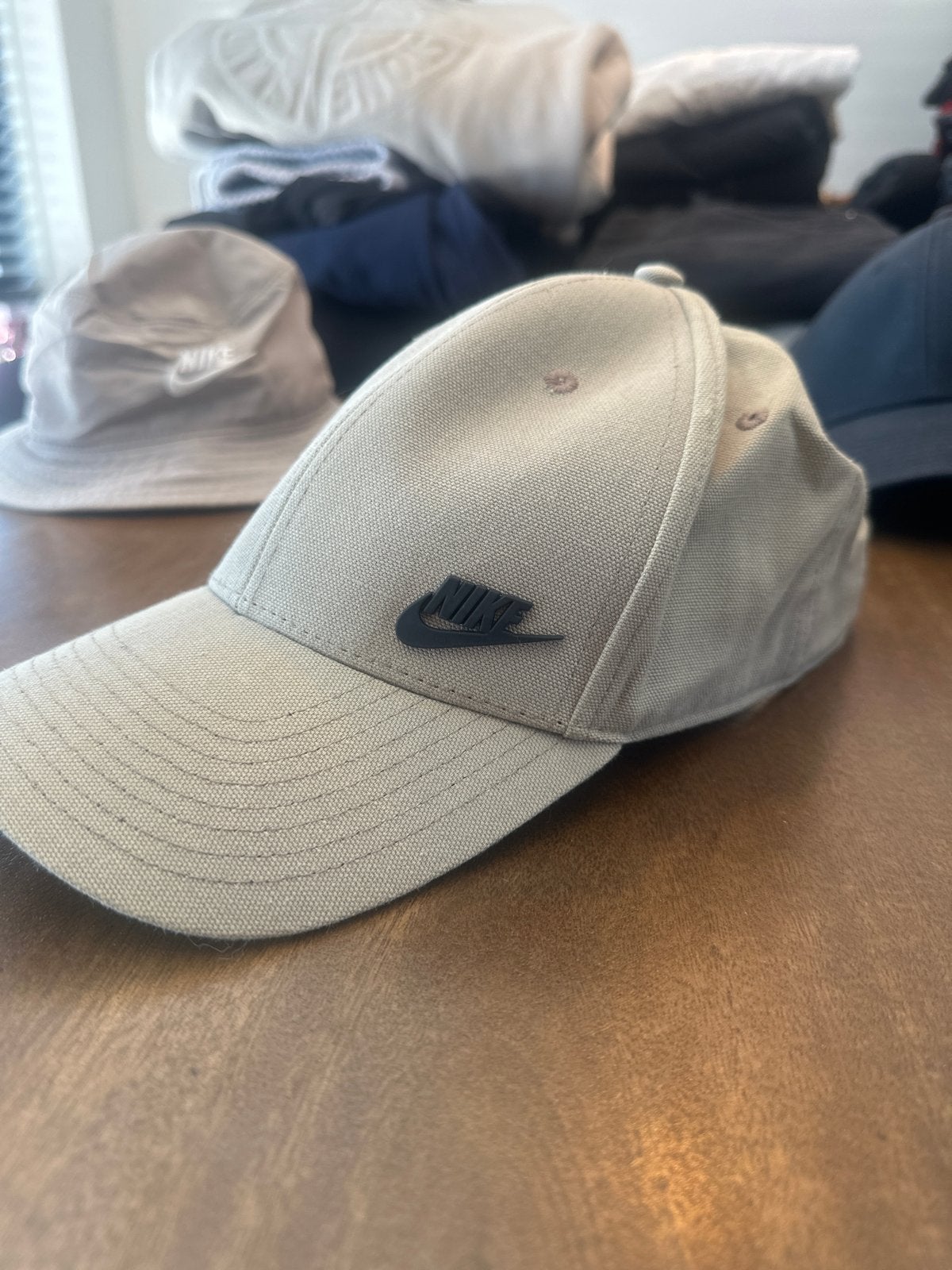 Nike pet - Universele maat - Beige, Ophalen of Verzenden, Zo goed als nieuw, One size fits all, Pet