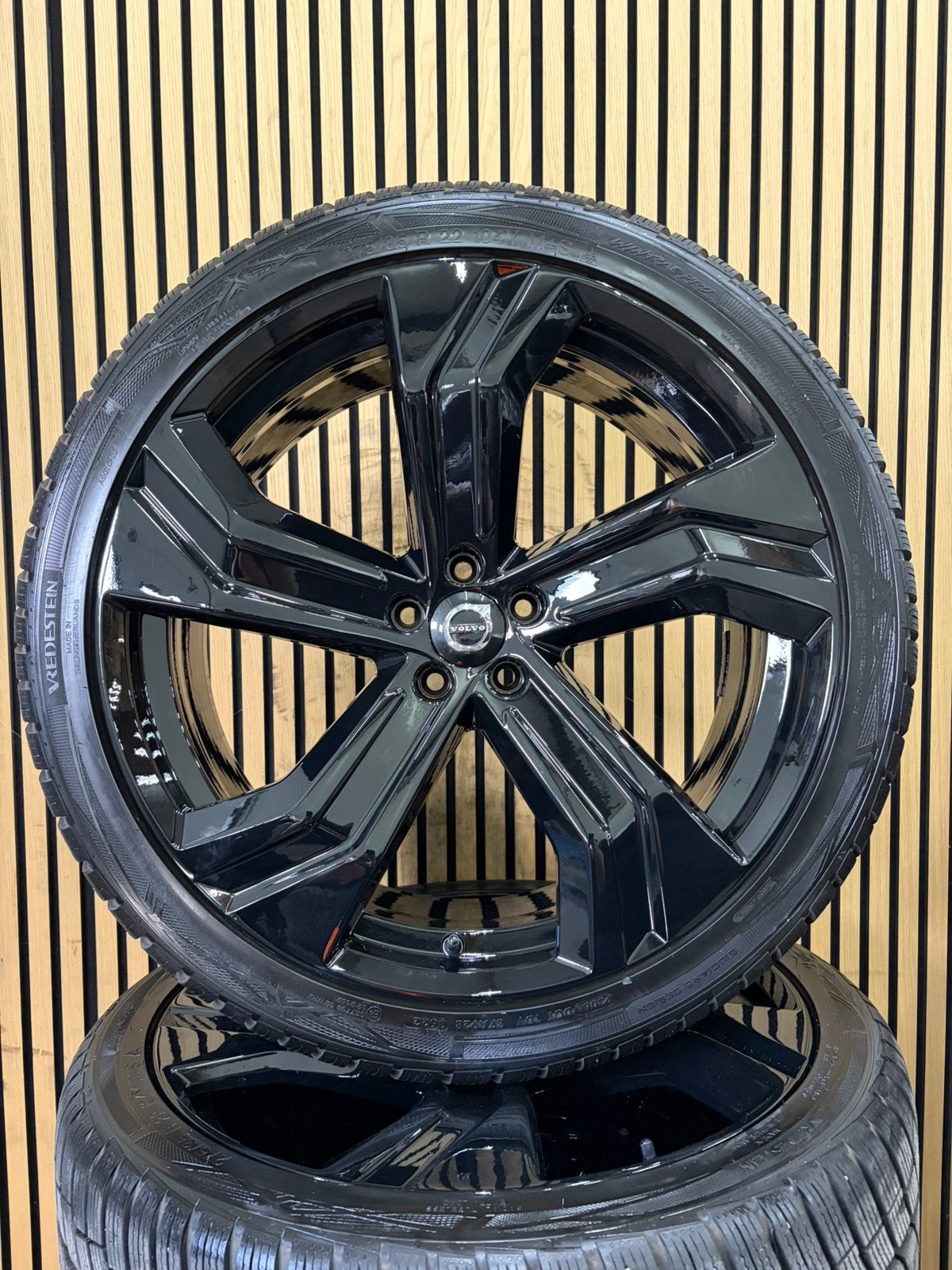Originele 22” Volvo XC90 R-Design T8 Winterbanden Winterset, Gebruikt, ., 275 mm, Banden en Velgen