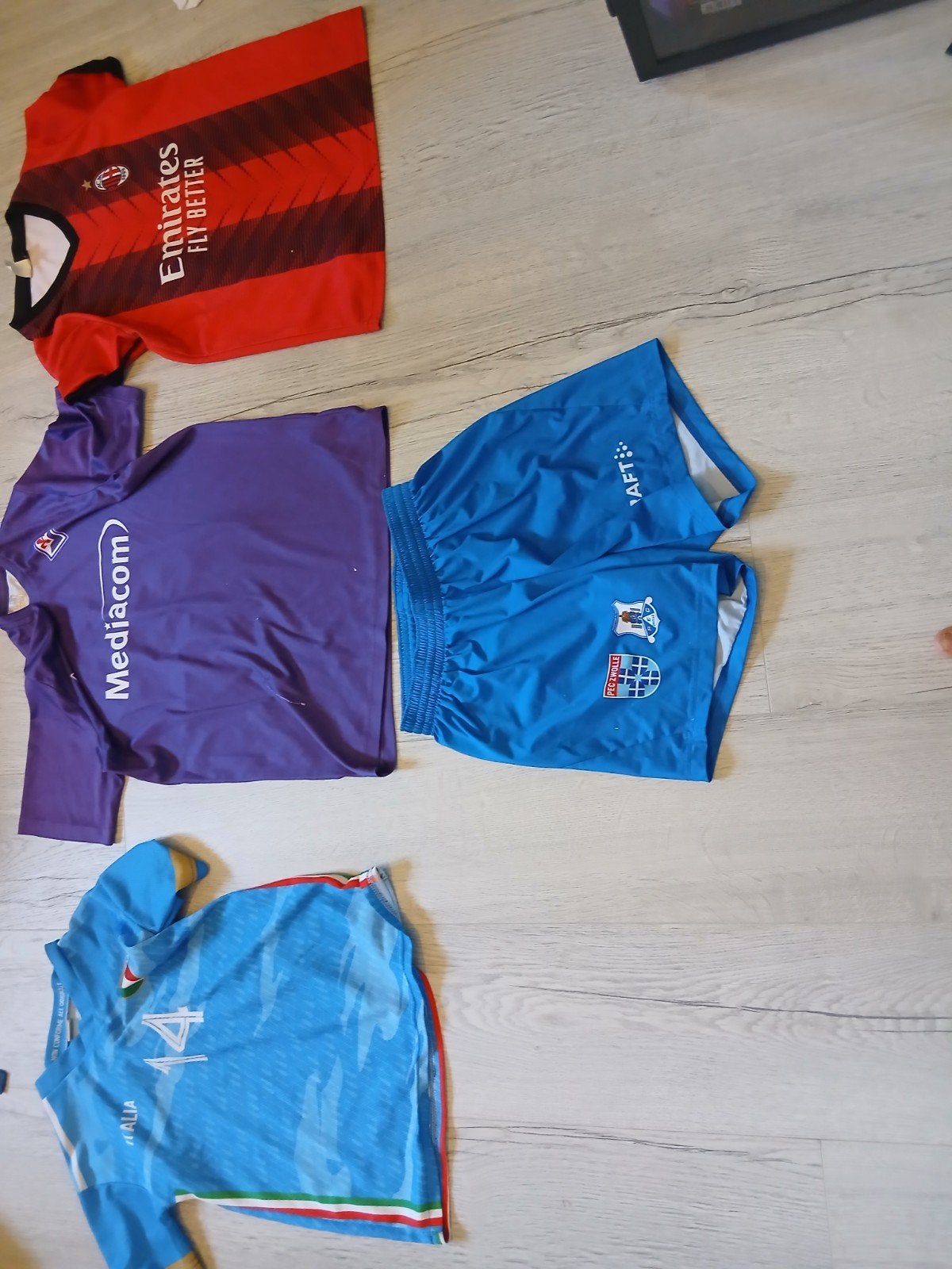Voetbalshirts en -broekje - AC Milan, Fiorentina, Italië, Sport en Fitness, Voetbal, Maat XS of kleiner, Ophalen, Gebruikt, Shirt
