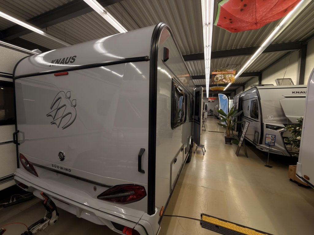 Knaus Sudwind Black Selection 540 UE, Serviceluik, Rondzit, Bedrijf, 6 tot 7 meter