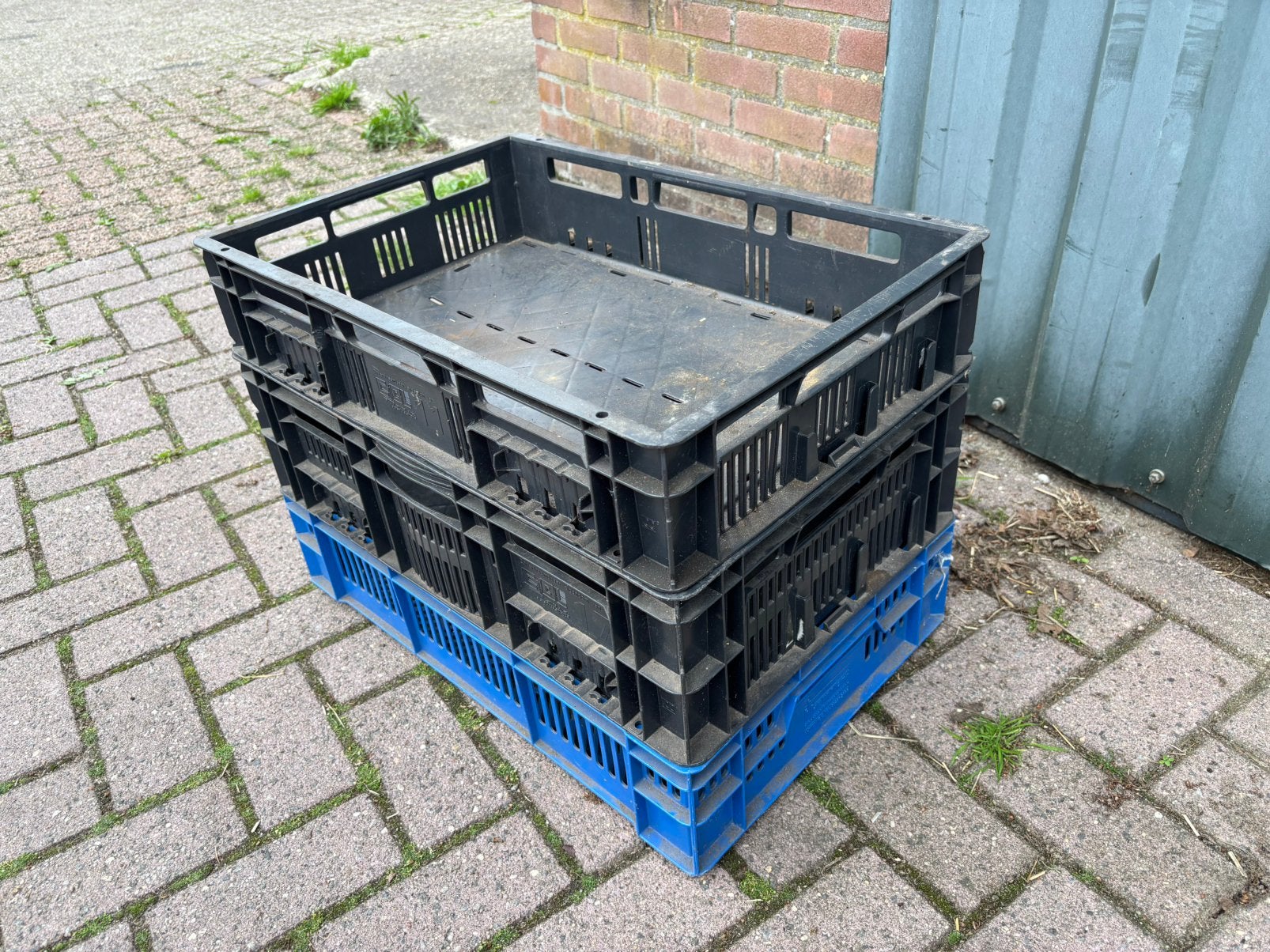 3x plastic kratten stapelbaar, Ophalen, Gebruikt, 40 tot 60 cm, 50 tot 75 cm