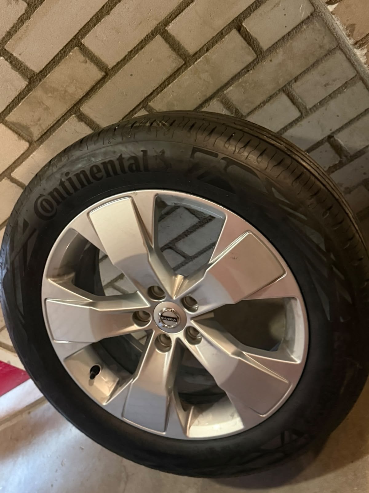 Continental zomerbanden met Volvo velgen 235/55 R18, Ophalen, 18 inch, Gebruikt, Banden en Velgen