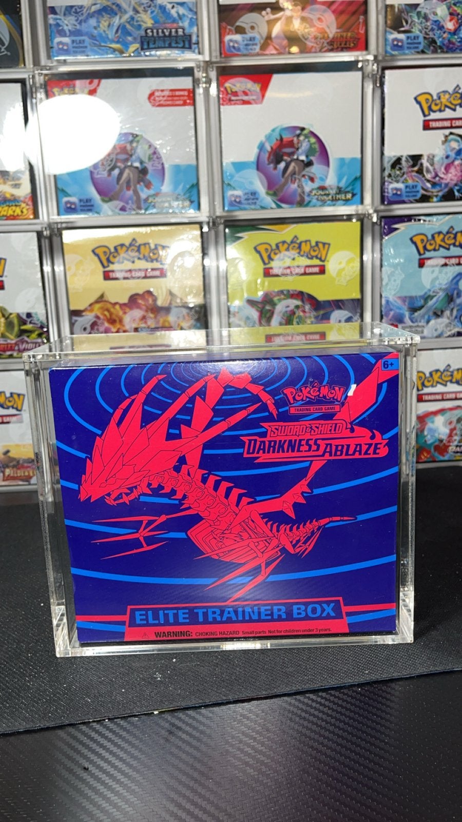 Pokémon Darkness Ablaze Elite Trainer Box, Hobby en Vrije tijd, Verzamelkaartspellen | Pokémon, Ophalen of Verzenden, Nieuw, Overige typen