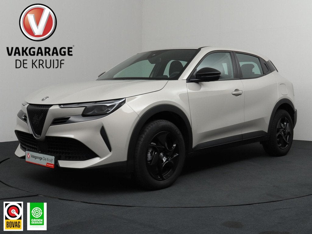 Alfa Junior 1.2 Turbo Hybrid Ibrida | Apple Carplay | Airco, Auto's, Alfa Romeo, 145 pk, Stof, Euro 6, 1199 cc