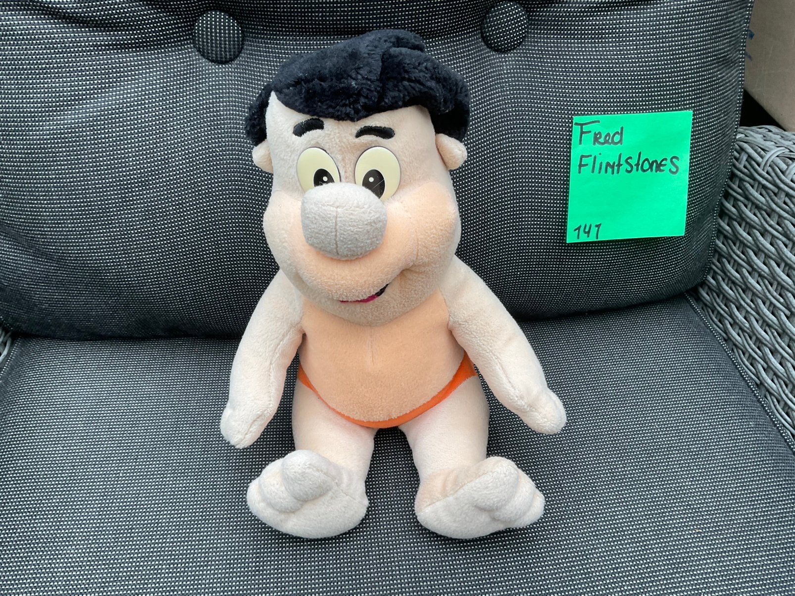 Zgan gebruikte, niet kapot, C&A Fred Flintstones knuffel 25, Verzamelen, Ophalen, Overige figuren, Zo goed als nieuw, Beeldje of Figuurtje