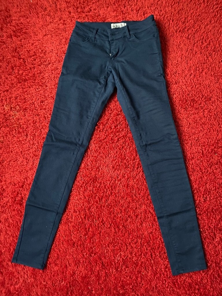 Nieuwe skinny blauwe broek / pantalon Vero Moda maat XS, Kleding | Dames, Broeken en Pantalons, Blauw, Vero Moda, Nieuw, Ophalen of Verzenden