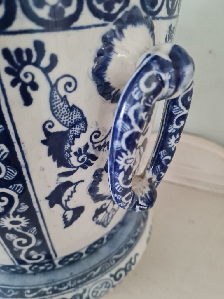 Antieke 32 cm hoge cachepotten merk Petrus Regout prijsp/st, Ophalen of Verzenden