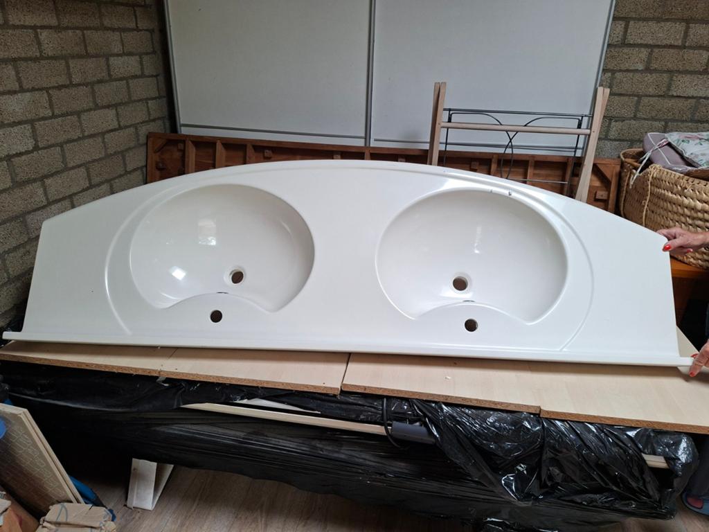 Te koop: Nieuwe 2-persoons wastafel Pergamon 175x57cm, Ophalen, Nieuw, Wastafel