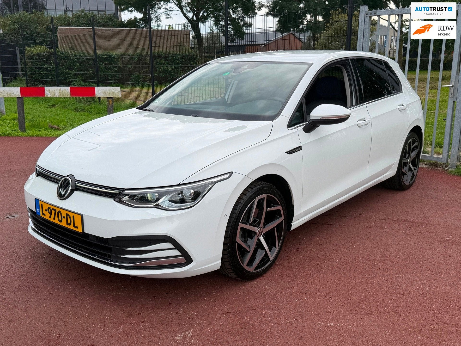 Volkswagen Golf 1.5 eTSI Style IQ light Camera Sfeer Memory