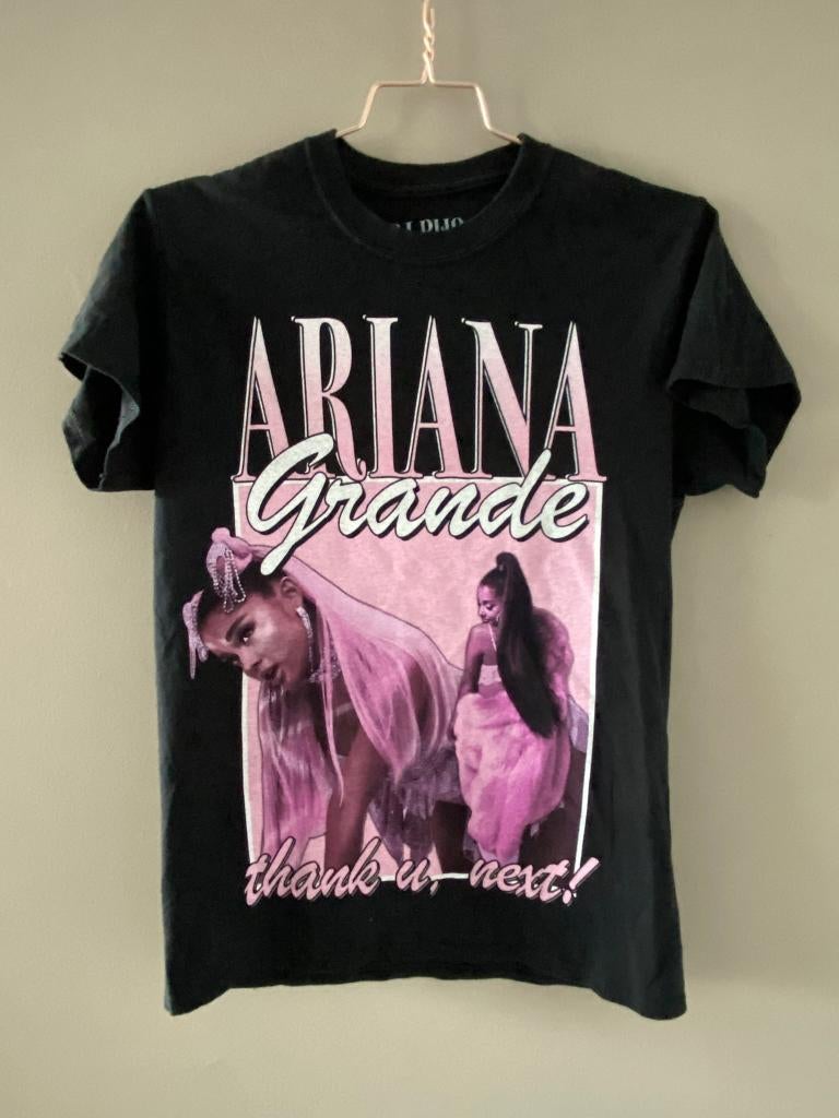 Ariana Grande official tour T-shirt in maat S, Kleding | Dames, T-shirts, Zo goed als nieuw, Zwart, Korte mouw, Ophalen of Verzenden