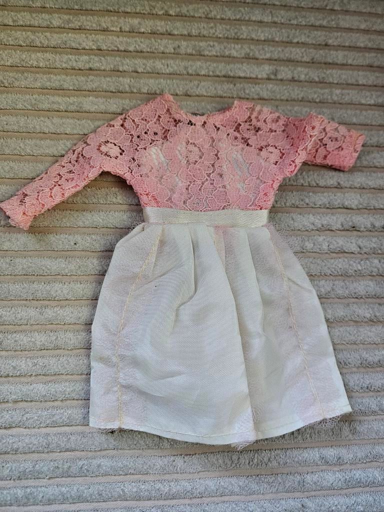 Barbie jurkje wit/rose, Ophalen of Verzenden, Gebruikt, Kleertjes
