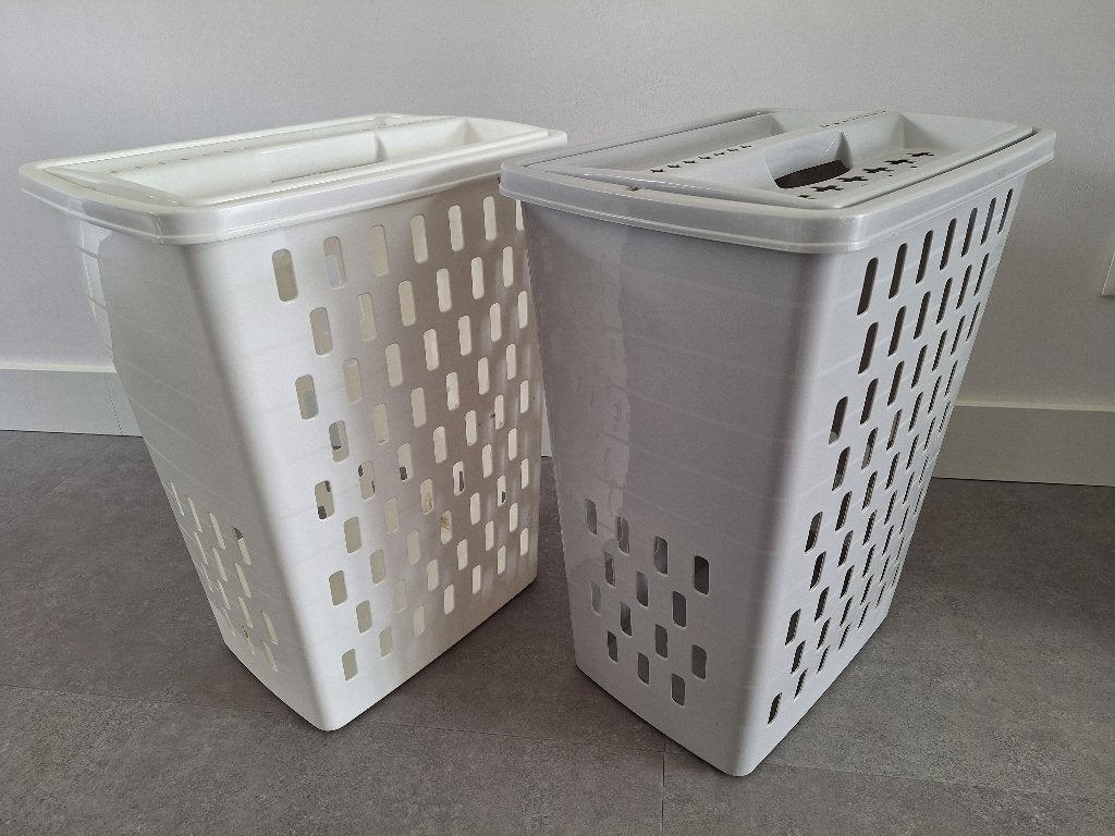 Set wasmand met deksel 40 Liter - Rotho Sunshine grijs & wit, Ophalen, Zo goed als nieuw, Wit