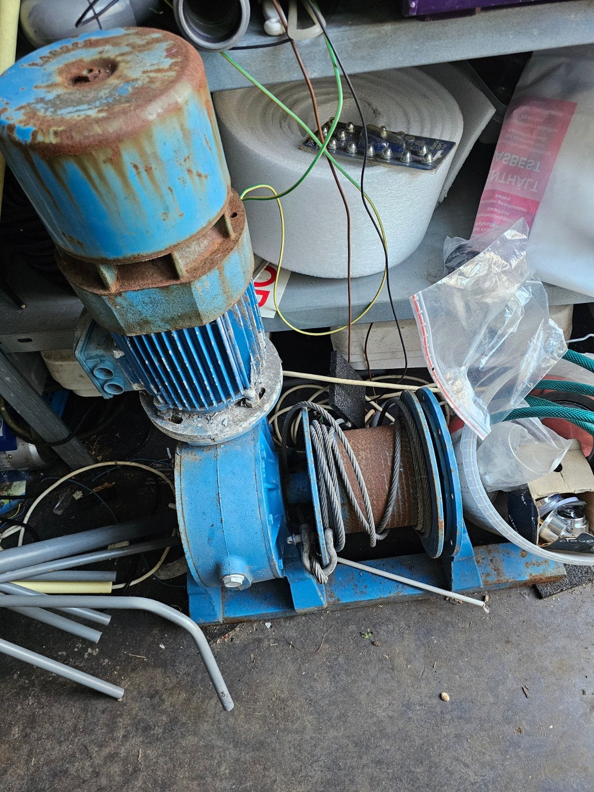 Bonfiglioli VF 110 Lier met Elektromotor, Ophalen, Gebruikt