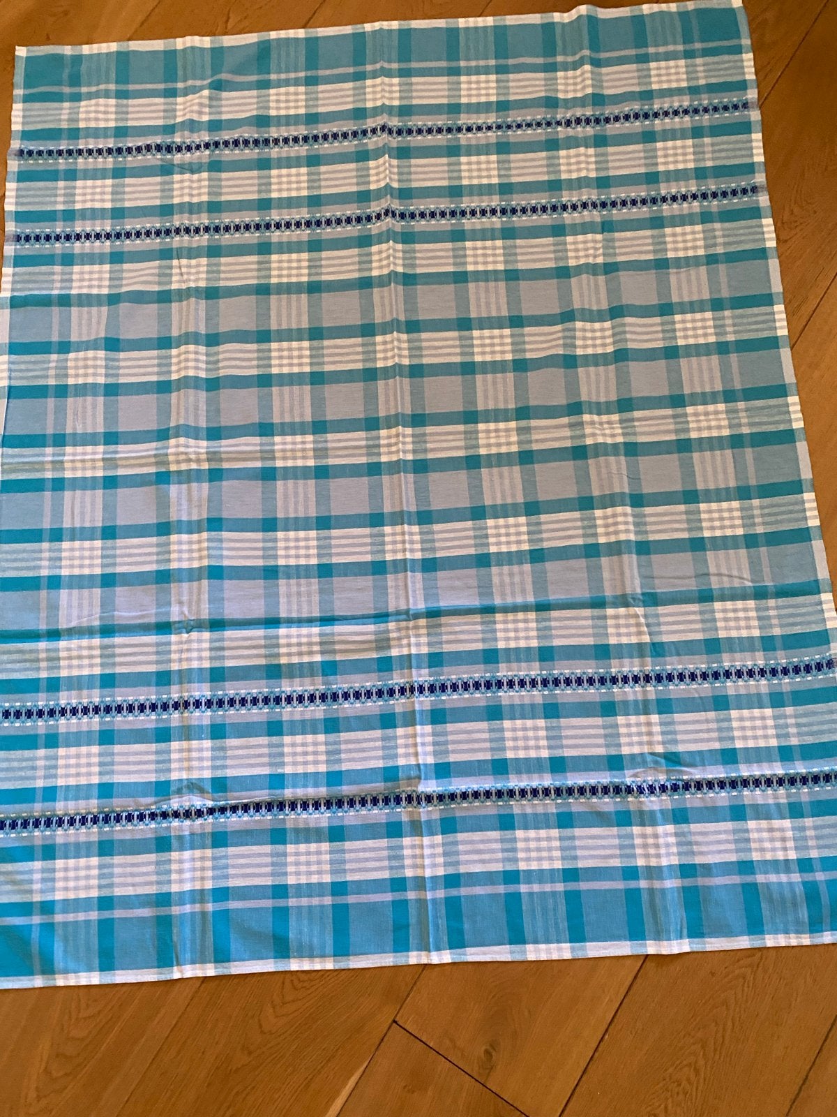 Blauw geruit tafelkleed 125 x 153 cm, Huis en Inrichting, Gebruikt, Ophalen of Verzenden, Katoen, Geweven