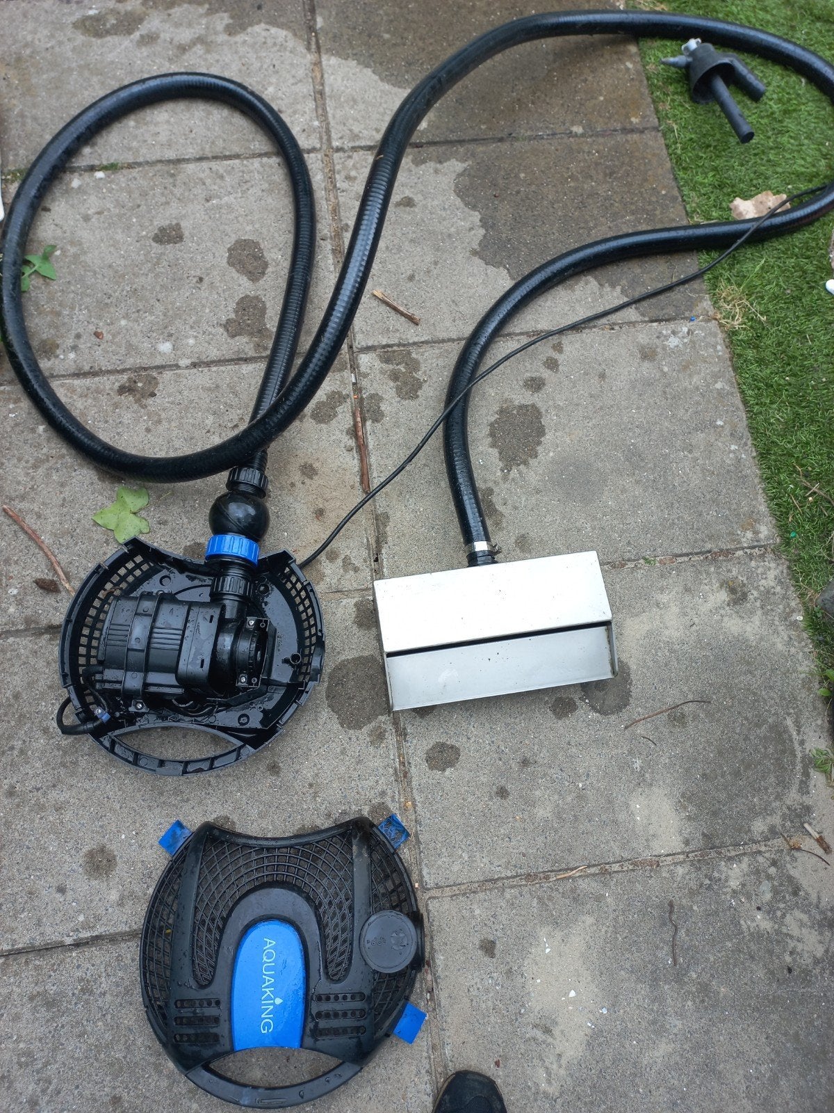 Aquaking Vijverpomp met filter en watervaluitloop, Ophalen of Verzenden, Gebruikt, Vijverpomp