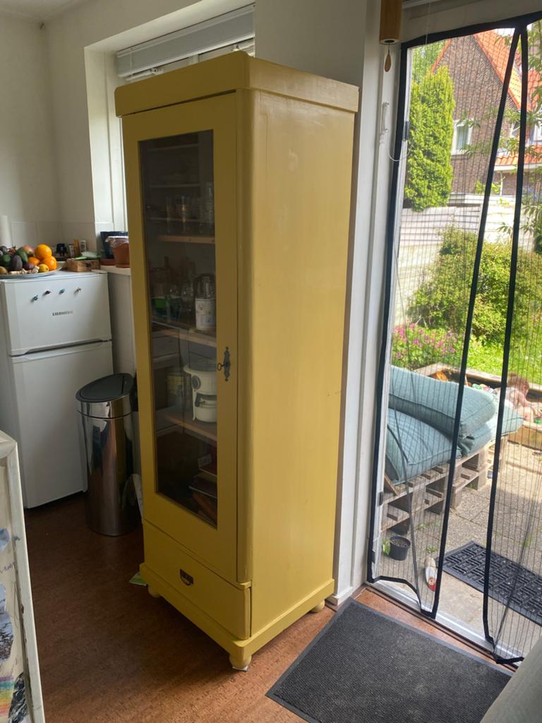Vintage Gele Vitrinekast met Lade - Perfect voor Servies, Antiek en Kunst, Antiek | Meubels | Kasten, Ophalen