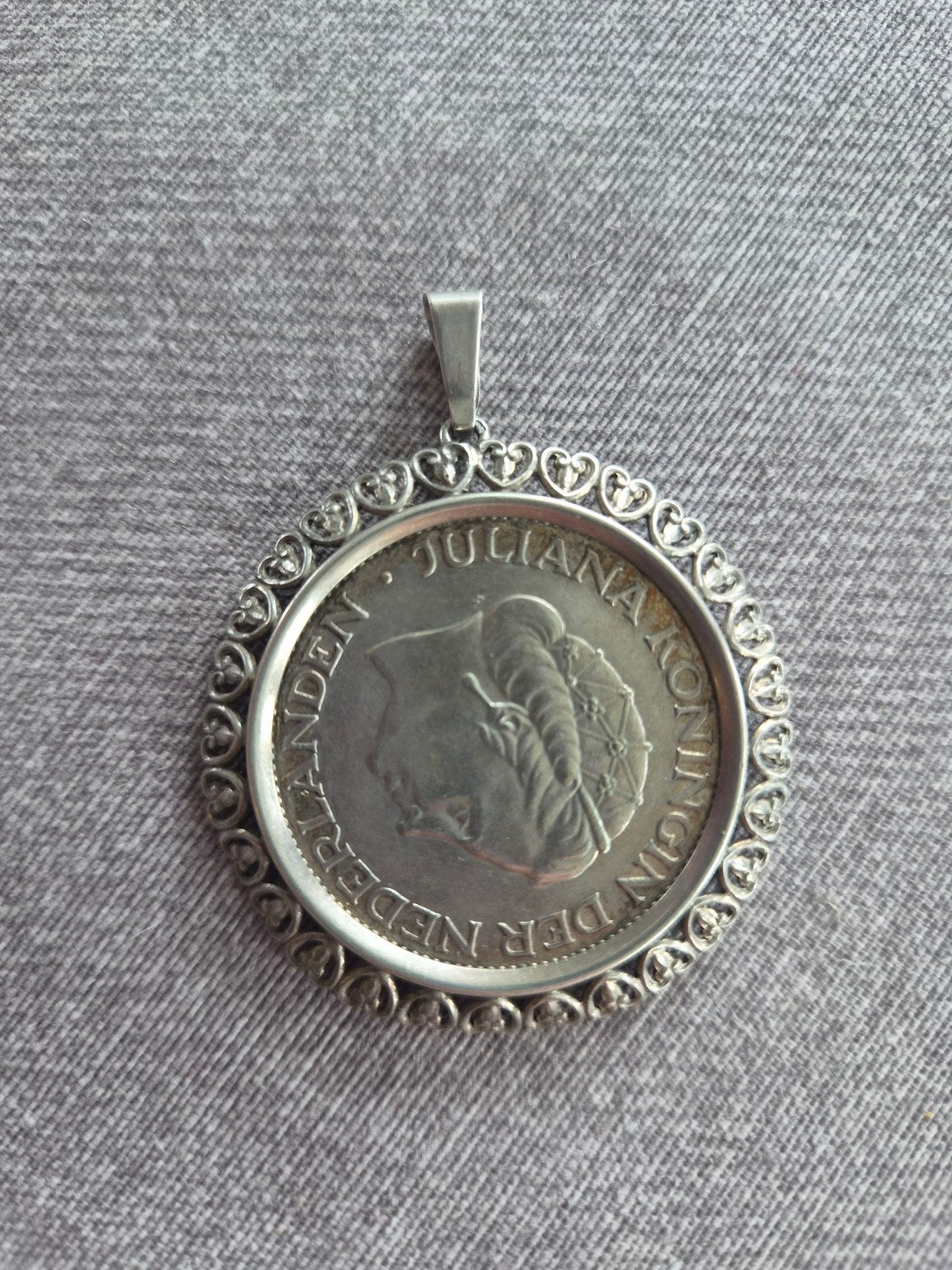 Zilveren rijksdaalder hanger 1961 met Koningin Juliana, Ophalen of Verzenden, Zo goed als nieuw, Zilver, Zilver