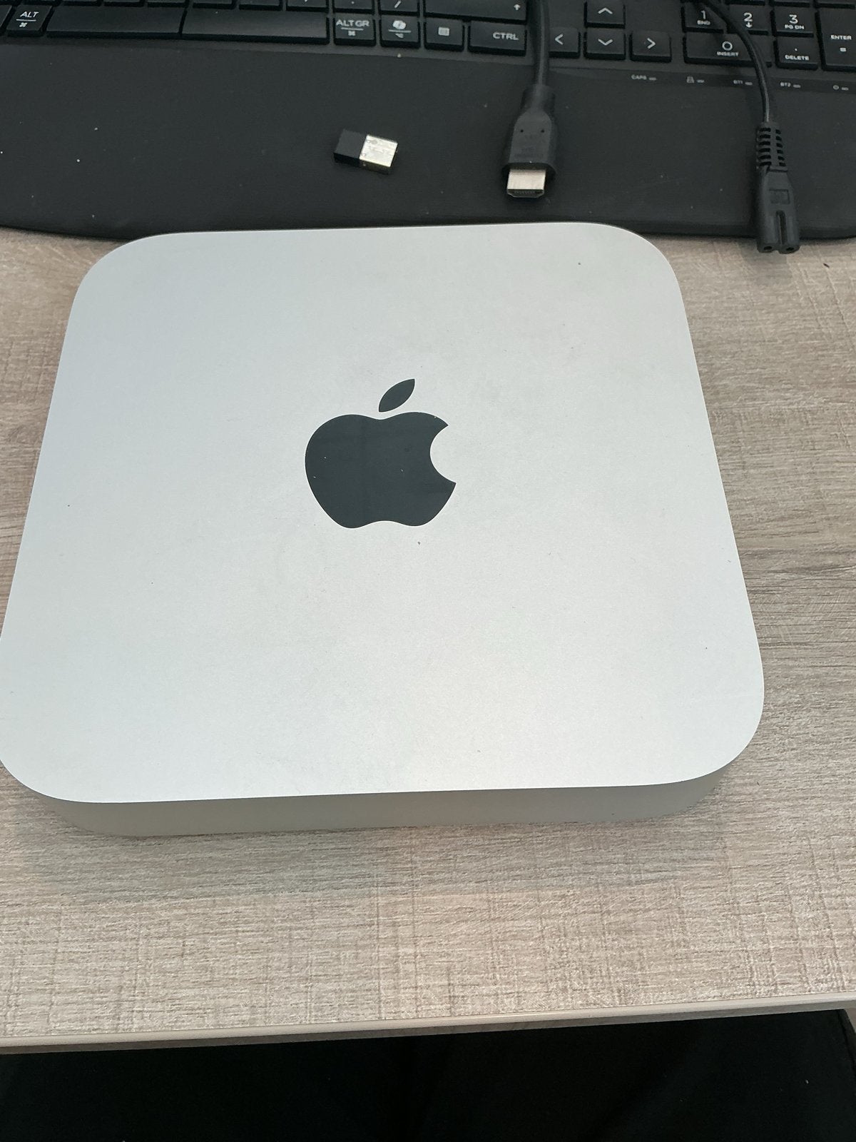 Apple Mac Mini M1 2020 8GB, Computers en Software, Apple Desktops, Ophalen, Gebruikt, 2 tot 3 Ghz, Mac Mini