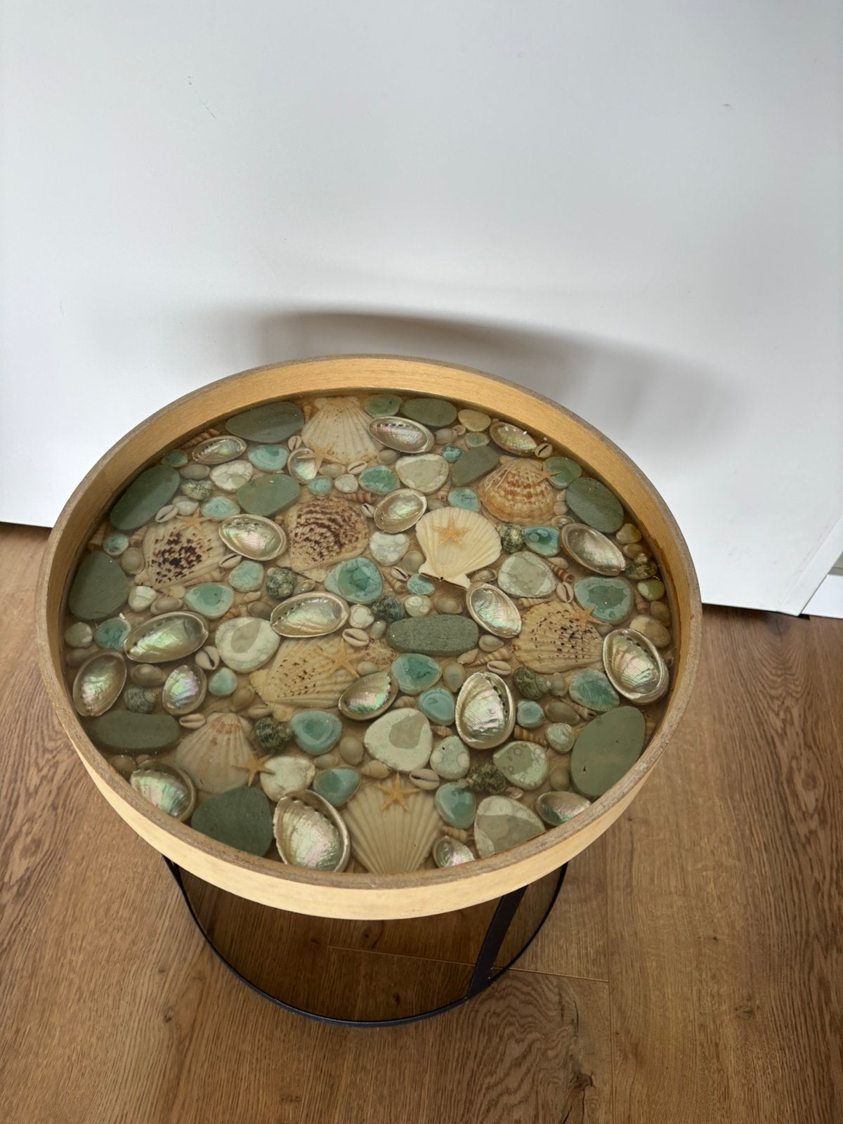 Schelpen bijzettafel, Ophalen of Verzenden, Zo goed als nieuw, Rond, Minder dan 55 cm