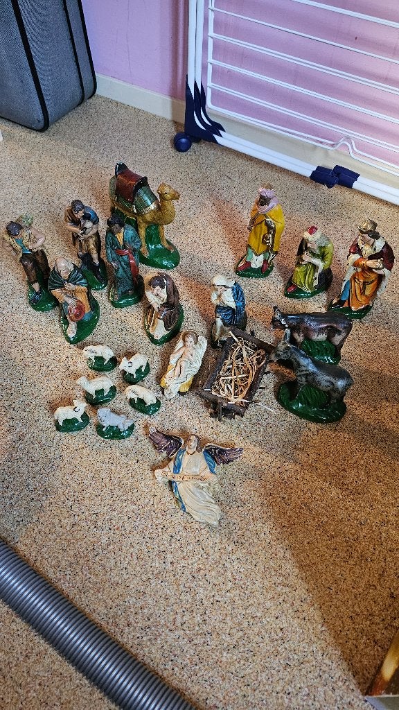 Antieke kerstgroep/ beelden 20 delig gips, Ophalen