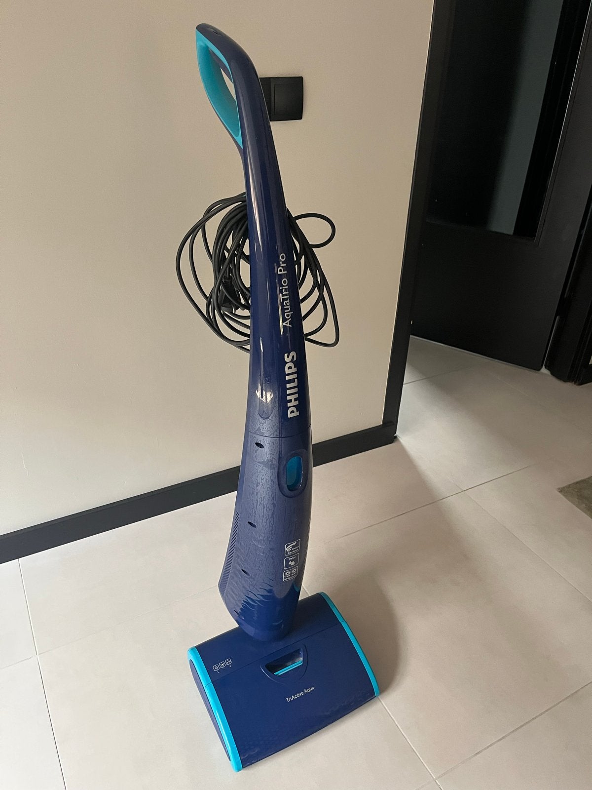 Philips AquaTrio : Zuigt en dweilt, Ophalen, Gebruikt, Philips, Dweilfunctie