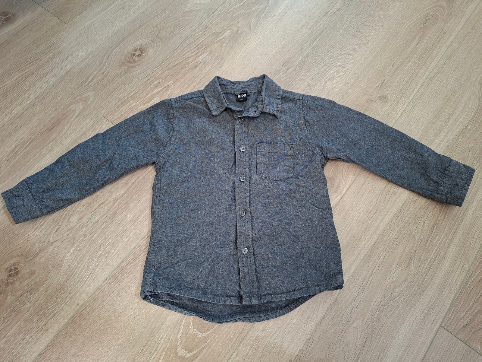 Denim blauw overhem Wibra kids - maat 104, Kinderen en Baby's, Kinderkleding | Maat 104, Gebruikt, Overhemd of Blouse, Ophalen of Verzenden