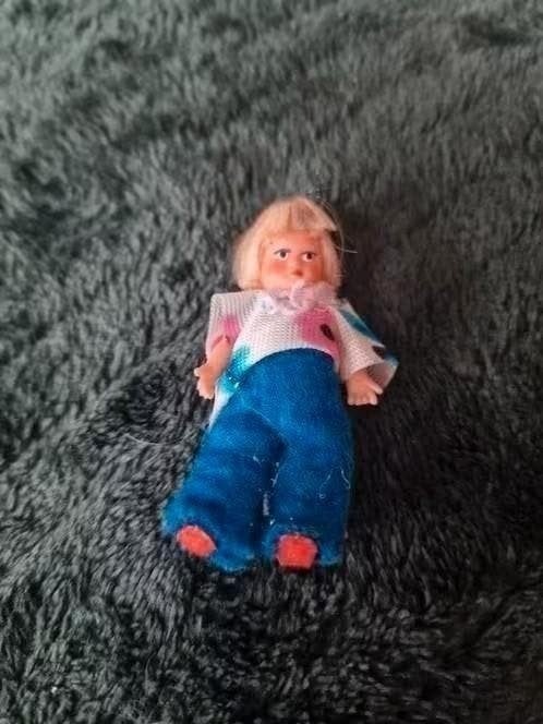 Ari Popje 8 cm - Vintage Miniatuur Pop, Ophalen of Verzenden, Gebruikt, Overige typen